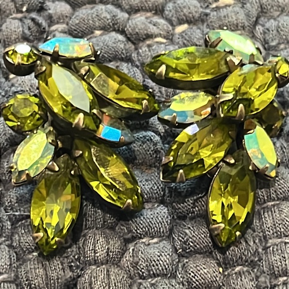 Vintage Crystal Clip-on Earrings - Picture 5 of 5